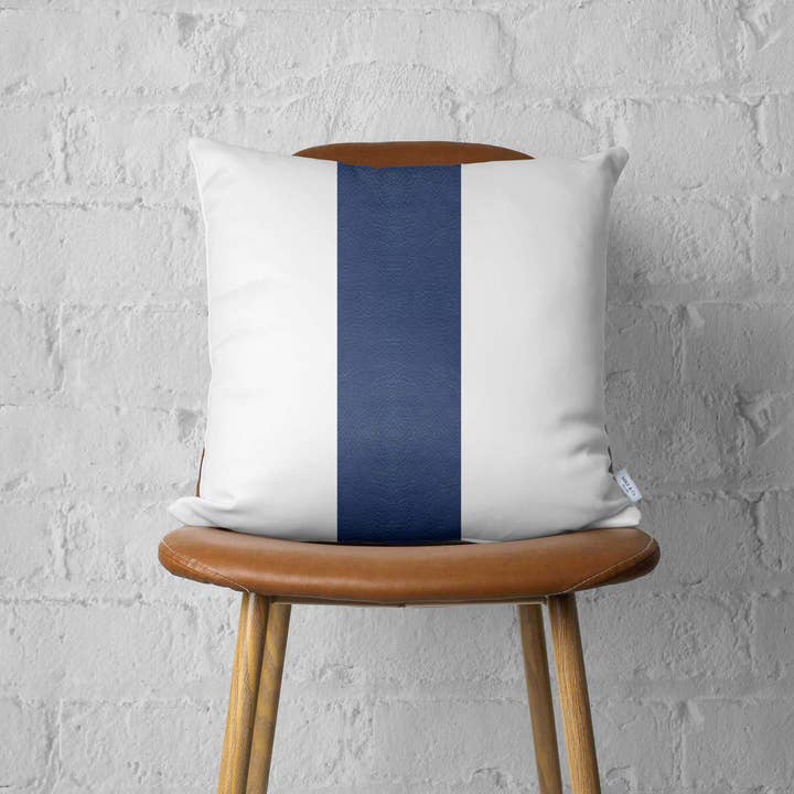 MIKE & Co. NEW YORK - Vente Coussin décoratif - Coussin décoratif fait à la main en similicuir végétalien11