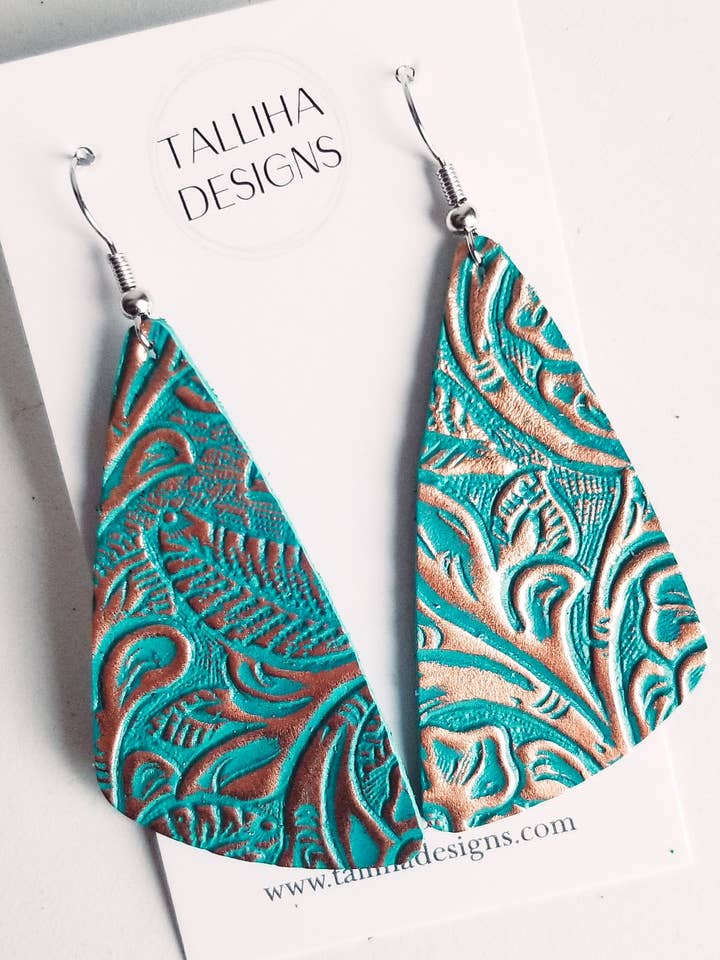 Pendientes de cuña de piel auténtica de color turquesa y oro rosa para venta al por mayor de Talliha Designs