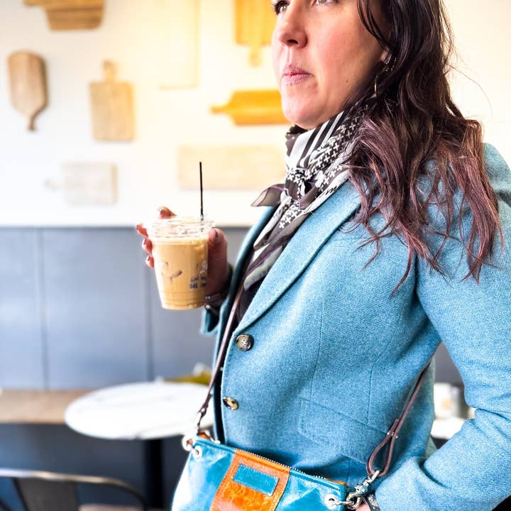 Everyday Kollektion | Gürteltasche Crossbody | Türkis + Whiskey für den Großhandel von Alexis Drake