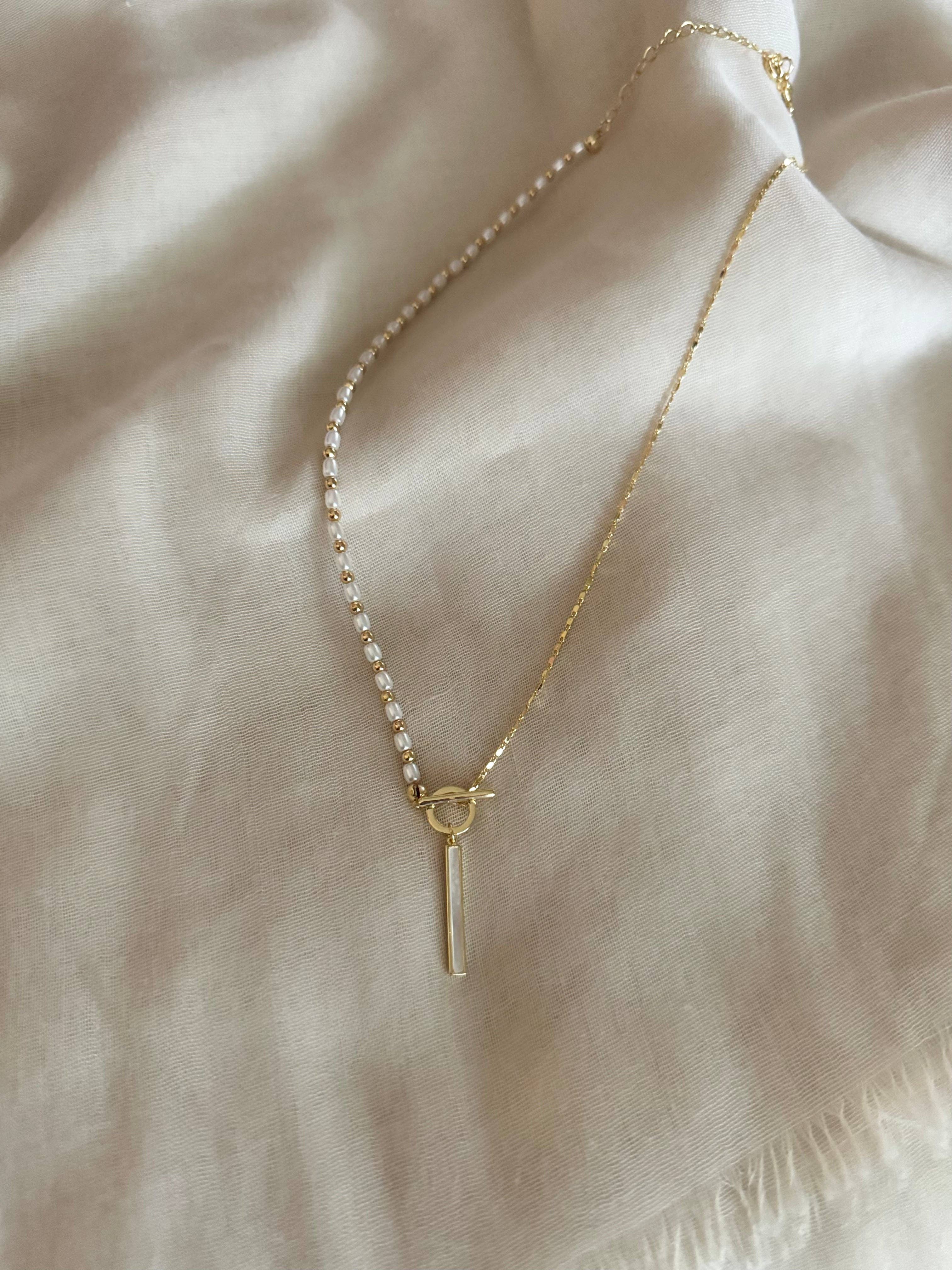 Golden Hour Studio - Wholesale Pendant/Charm Necklace - Mother of pearl1