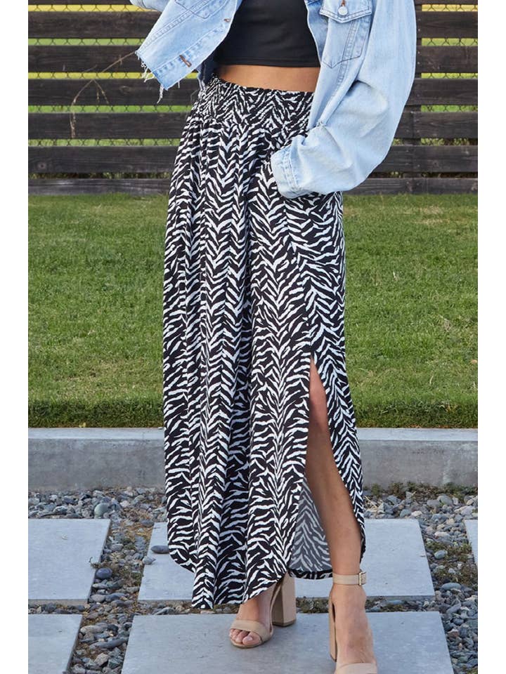 NINEXIS - Wholesale Skirt - Women's - CWBLS041-P_PLUS SIZE SMOCKING WAIST MAXI SKIRT5