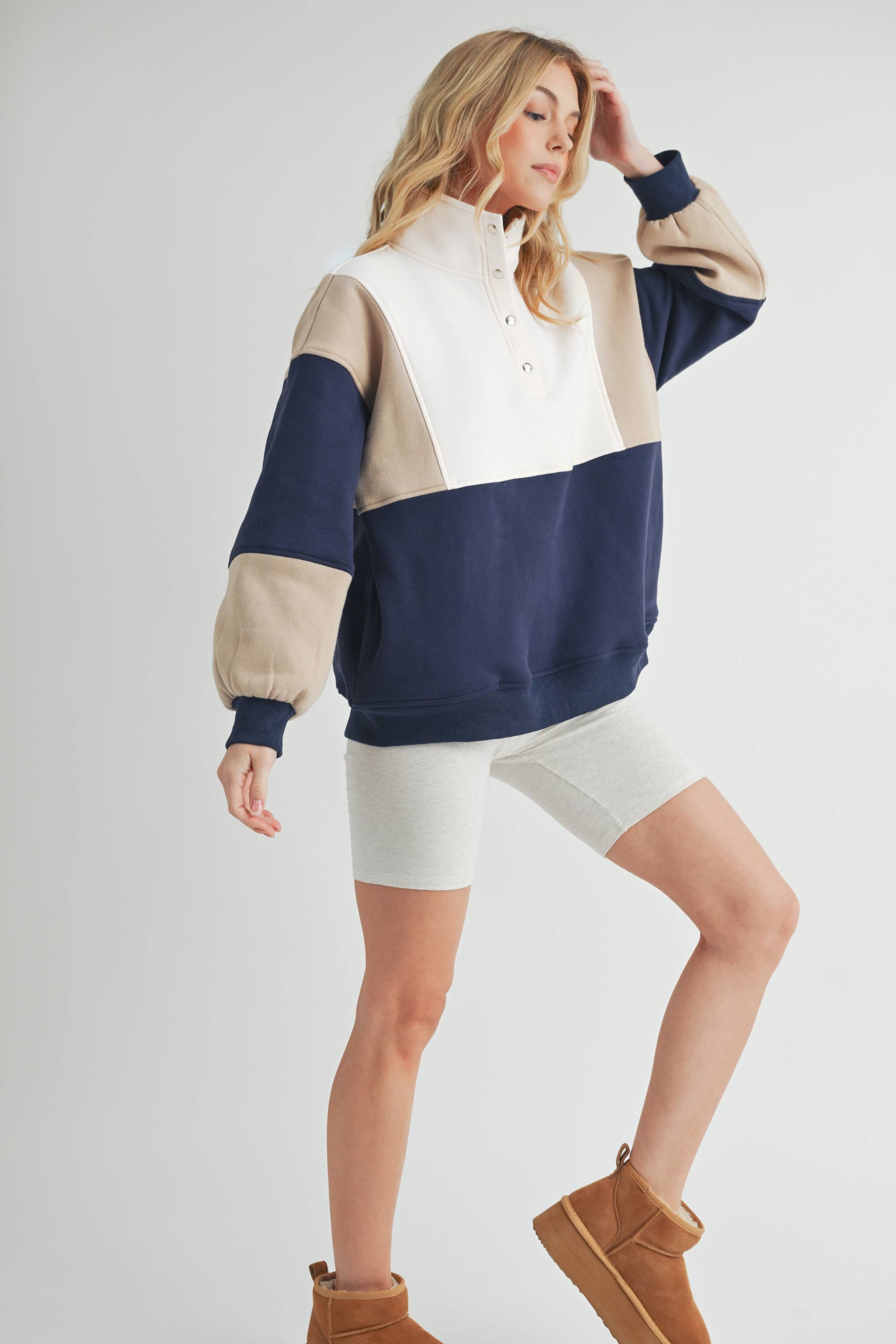 AEMI + CO – wholesale Sweatshirt - Dam – 992EK Glo colorblock-tröja med tryckknappar5