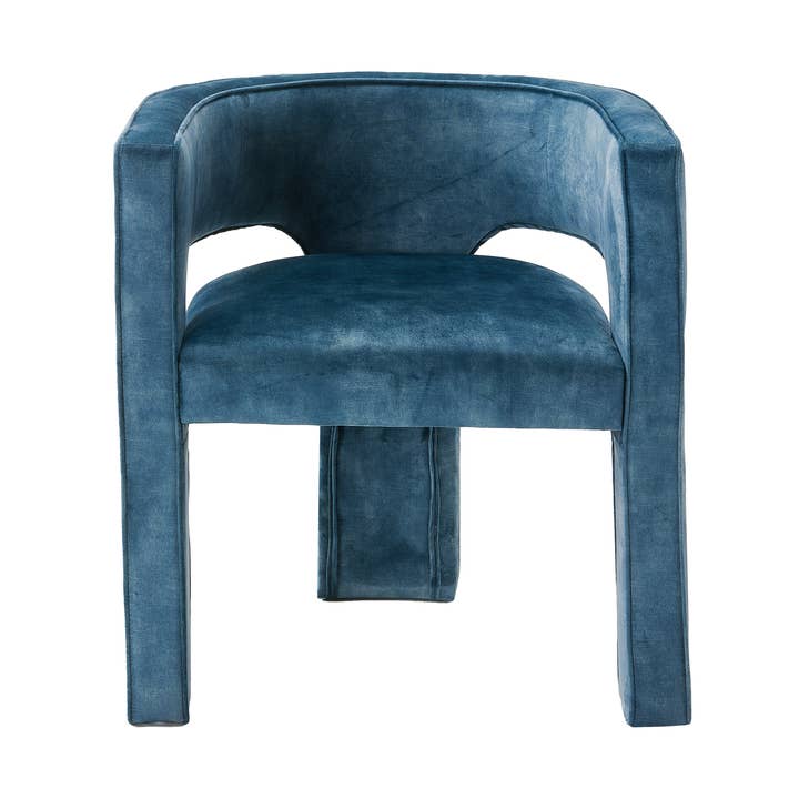 Chaise de salle à manger sculptée Essex pour la vente par Acacia Home