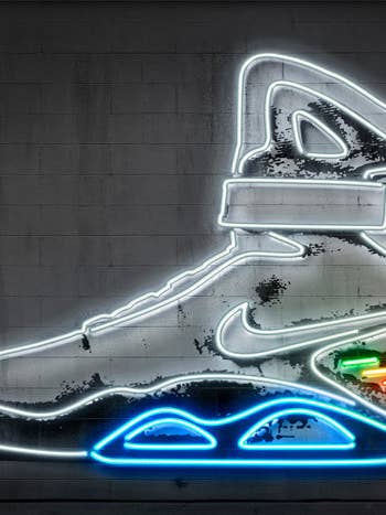 Neonkonst - Shoeo för wholesale av BLUE SHAKER