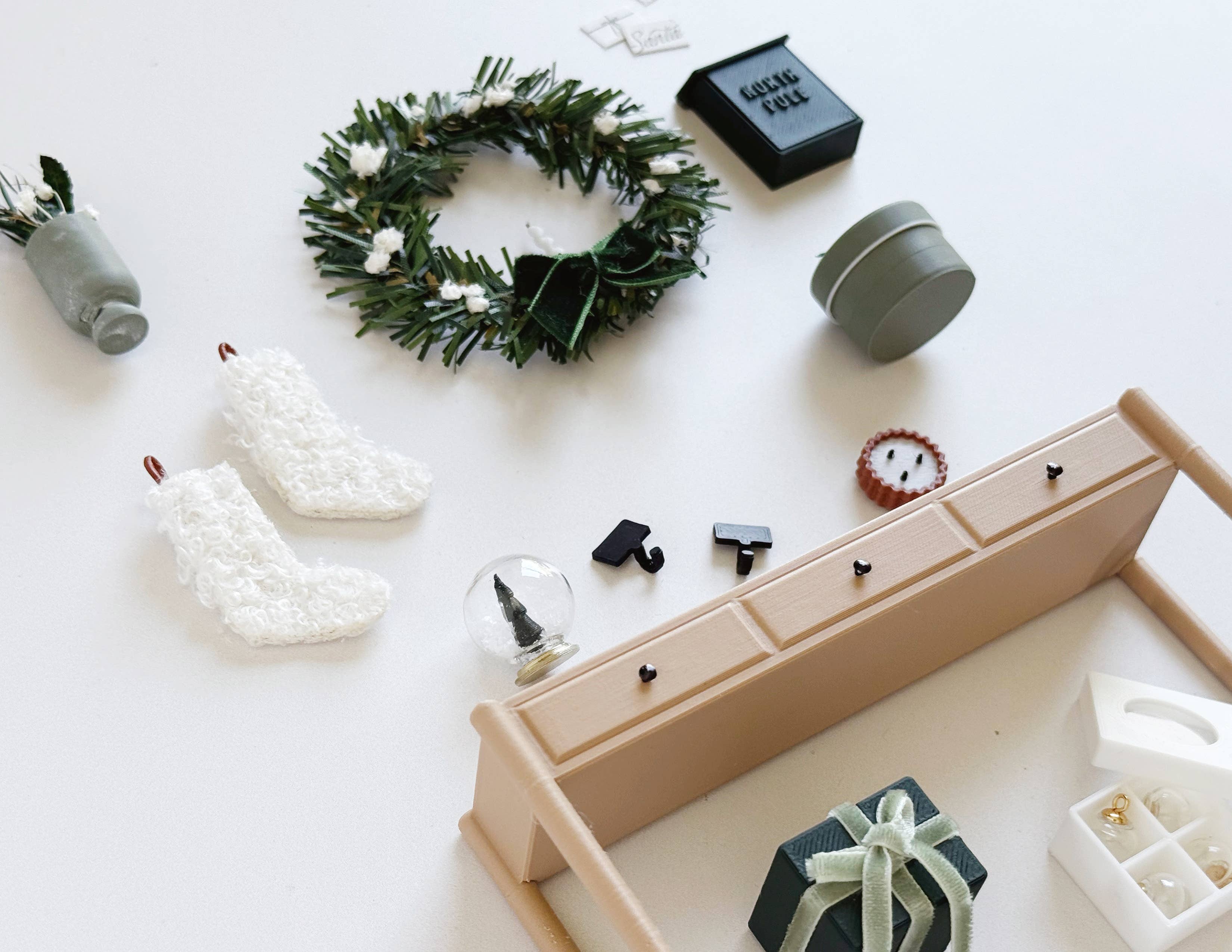 Miniette - Wholesale Christmas decoration - Miniature Holiday Decor Set – 20 Pieces3