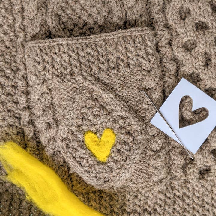 WE GATHER - Wholesale Craft Sewing Kit - Needle Felt Mending Kit3