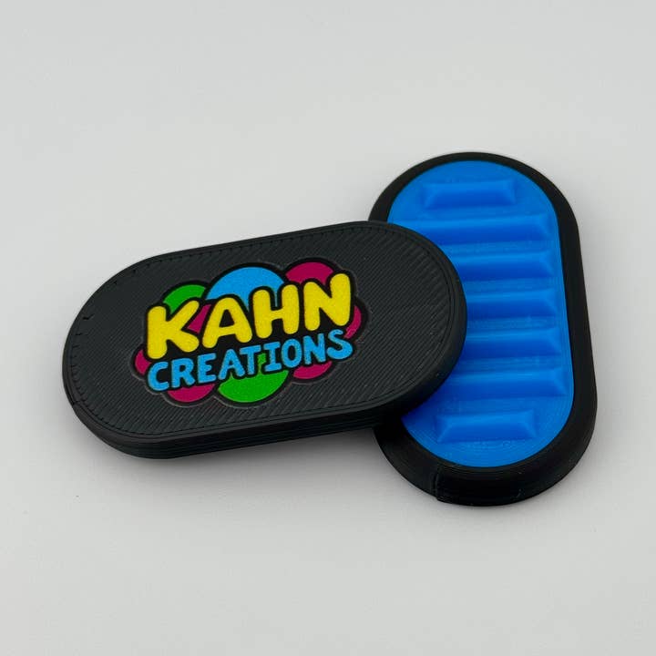 Stille Fidget Slider met logo of tekst aan de onderkant voor wholesale door Kahn Creations - Sensory Friendly and Custom Products