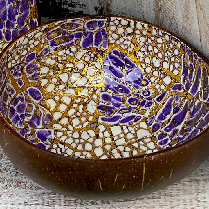 VIE - Wholesale Decorative Plate/Dish/Bowl - Hand-Painted Coconut Bowls, Lacquered, Set of 26