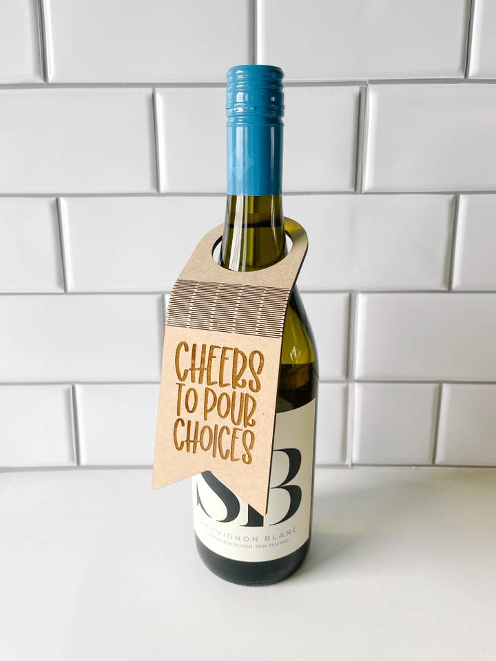 Etiqueta flexible para botellas de madera Cheers To Pour Choices para venta al por mayor de Johnson Livings LLC