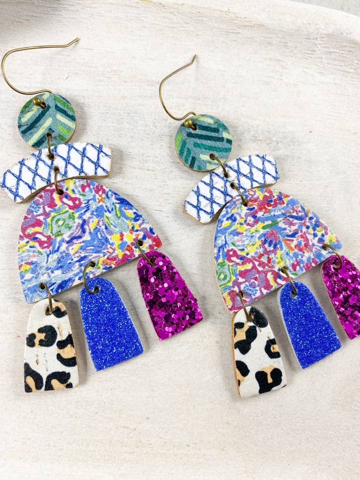 Jewel Tone Chandeliers | orecchini eleganti in pelle fatti a mano per la vendita all'ingrosso da parte di Anabelle+Oak