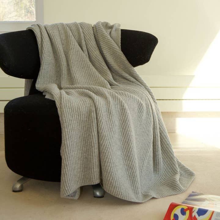 PARIS - Plaid en matière 100% recyclée pour la vente par MAISON BONNEFOY