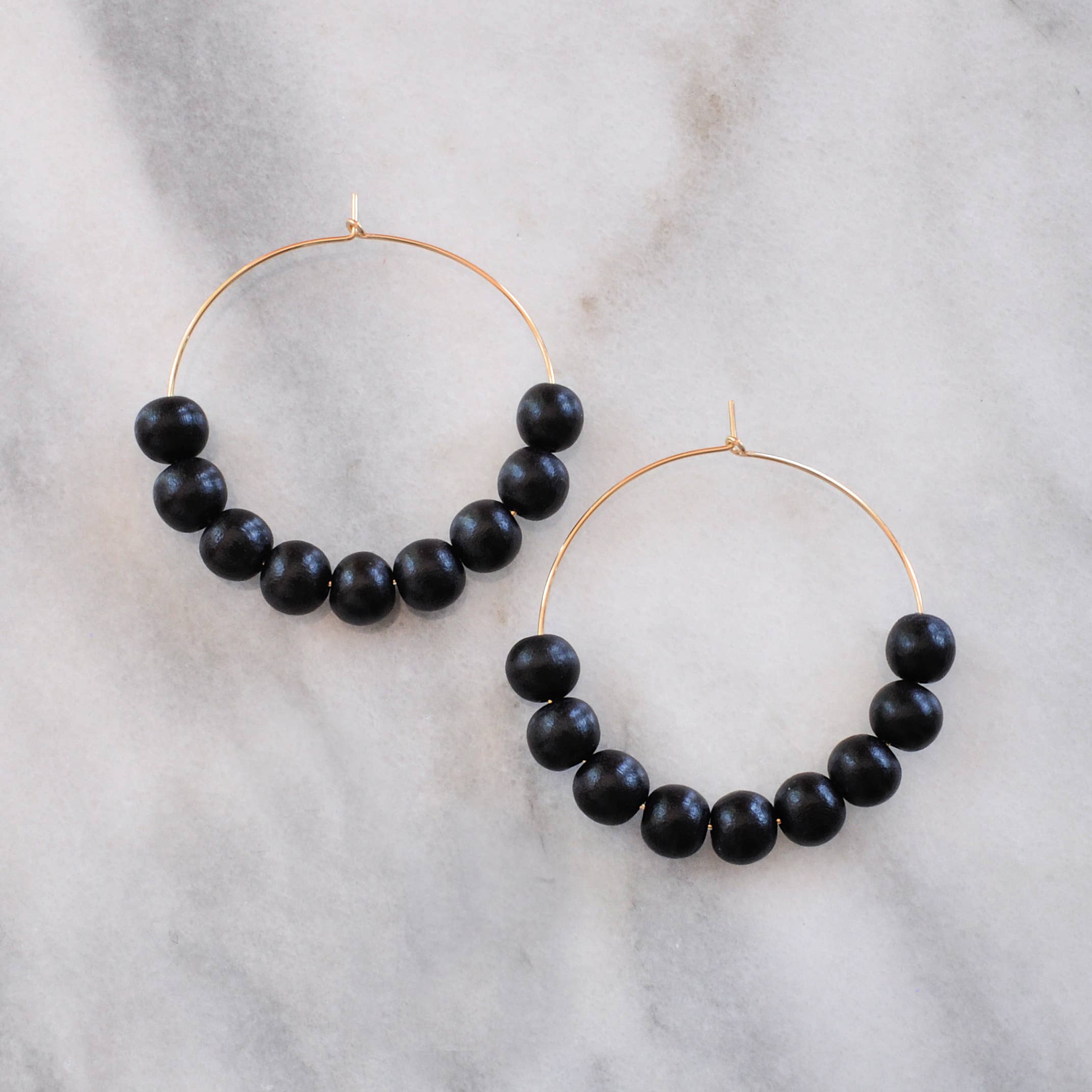 Libby & Smee - Wholesale Oorringen - Wood Bead Hoepeloorbellen2