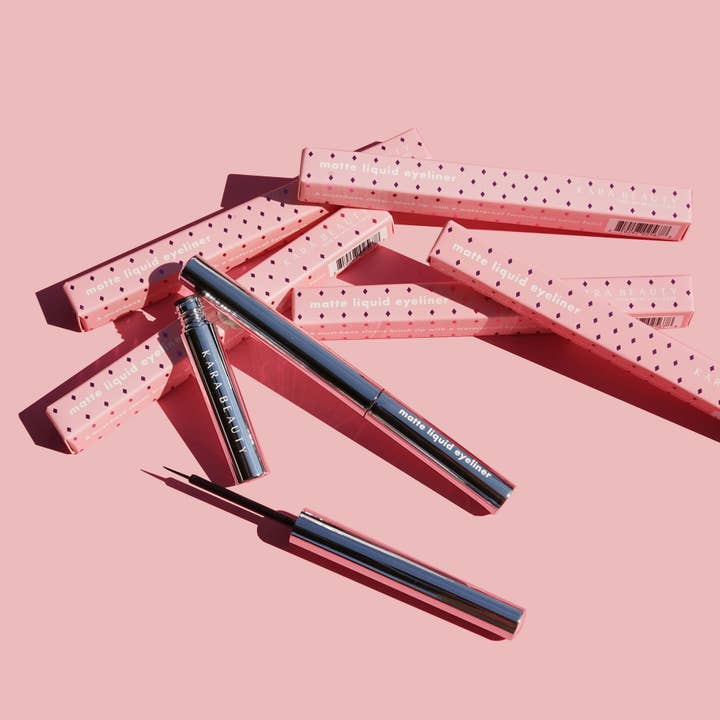 Kara Beauty – Engroshandel Eyeliner – SORT MATTE flydende eyeliner børste applikator