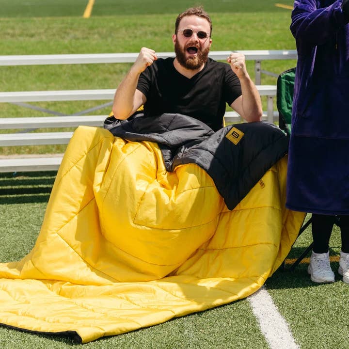 Big Blanket Co - Wholesale Picnic Blanket - XL Outdoorsy™ Blanket1