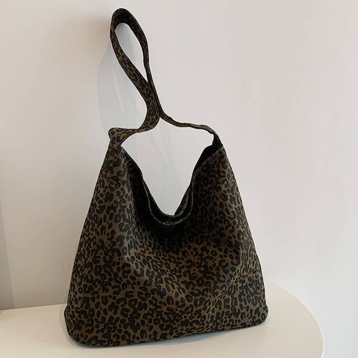 Lily Clothing - Wholesale Shoulder Bag - Women's - Fashionable leopard print hand-held tote bag0