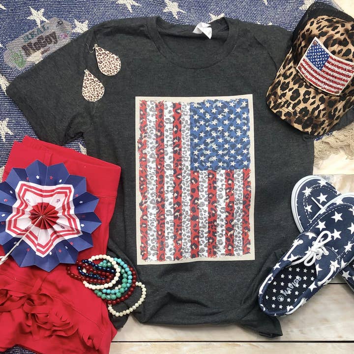 Leopardenflaggen-T-Shirt (Farboptionen) für den Großhandel von Real McCoy Mercantile, LLC