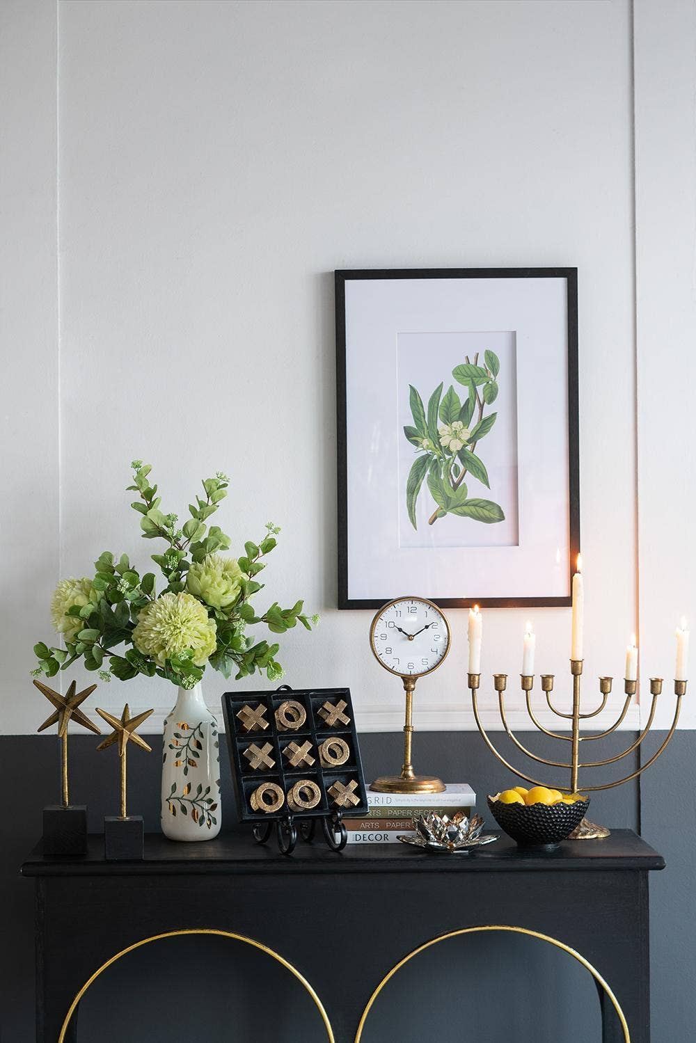 A&B Home Group Inc. - Vendita all'ingrosso Decorazioni da tavolo - Set da gioco Tris in legno nero 10x10x1" con pezzi in ferro dorato.3