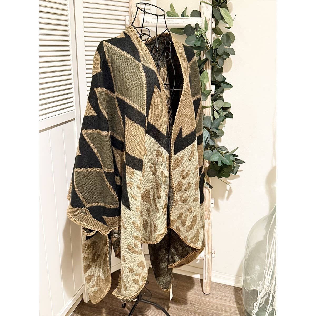 Love and Repeat - Wholesale Poncho - Women's - Leopard Mixed Pattern Cozy Poncho9