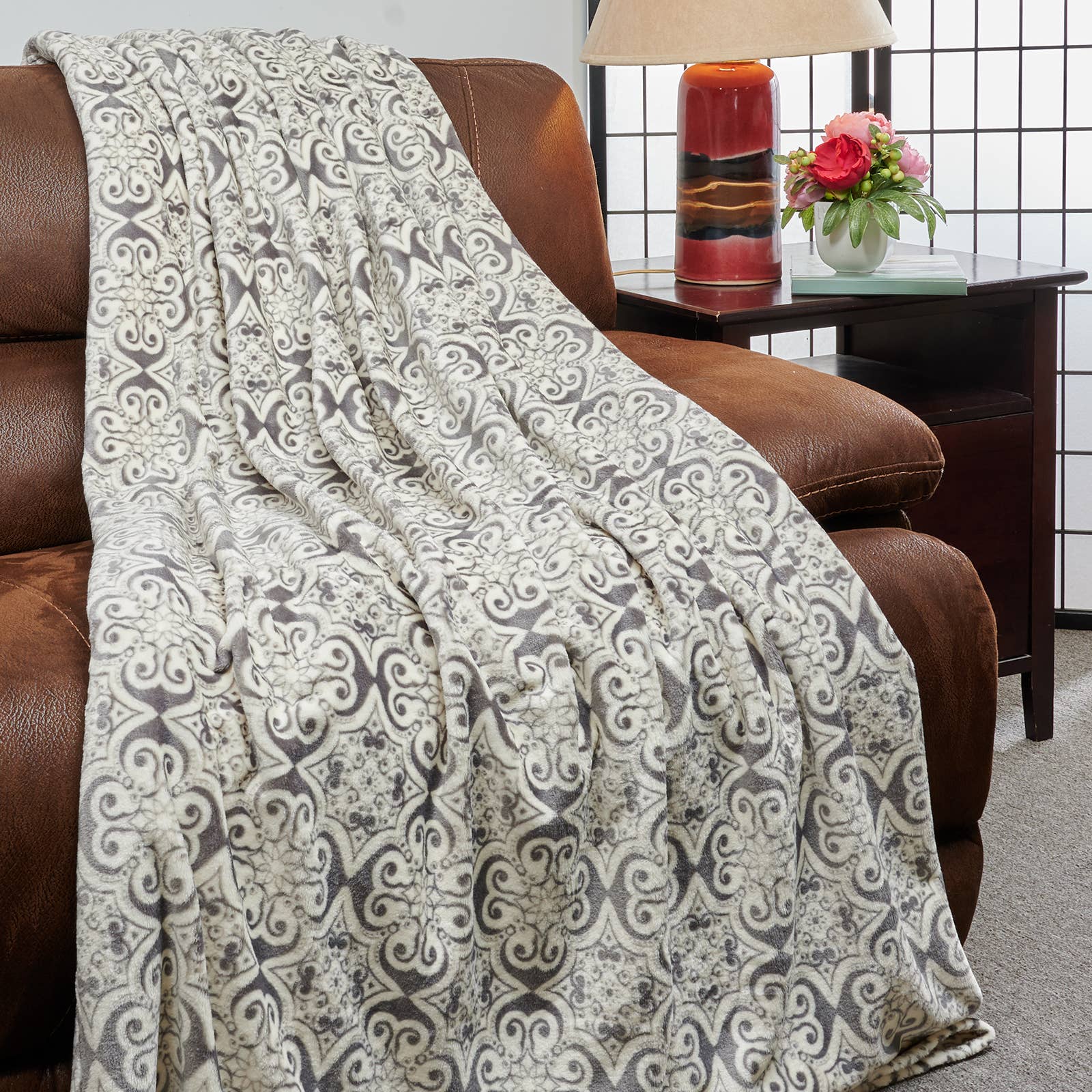 Bed Bath Fashions - Wholesale Throw Blanket - Kathy Ireland Flannel Fleece Blanket4