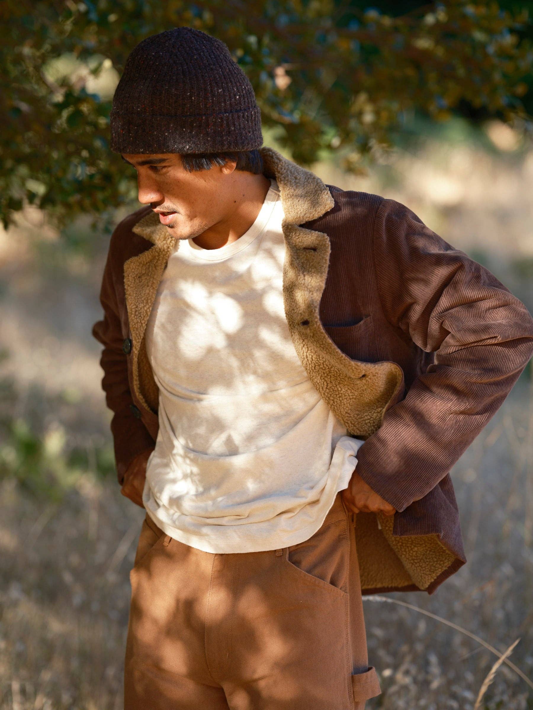 Dunkelbrauner Cordstoff Mack-Jacke für den Großhandel auf Faire8