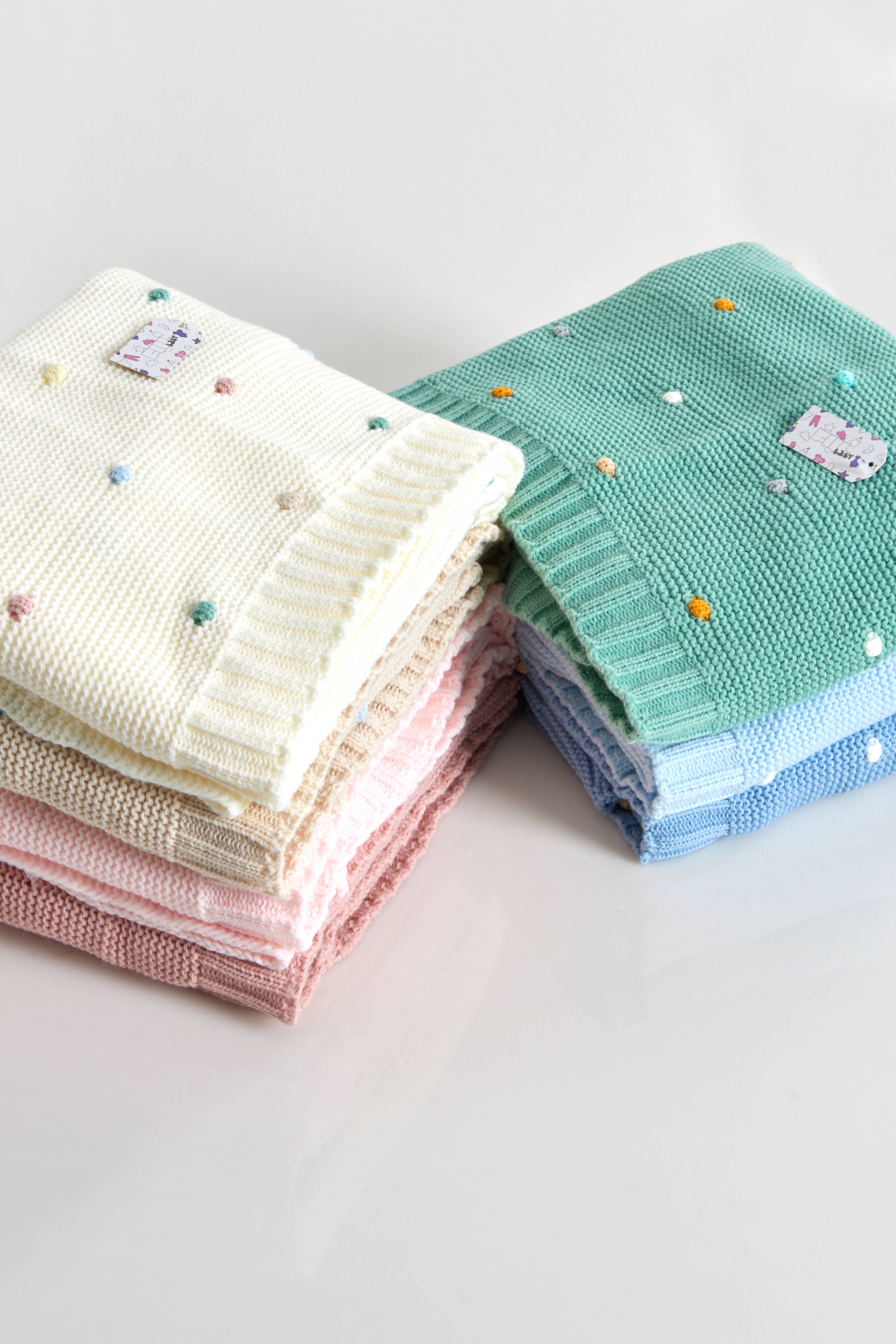 Amorim Gerações, LDA - Wholesale Bedding Blanket - Kids & Baby - Knit Blanket with Colorful Pom Poms 2080