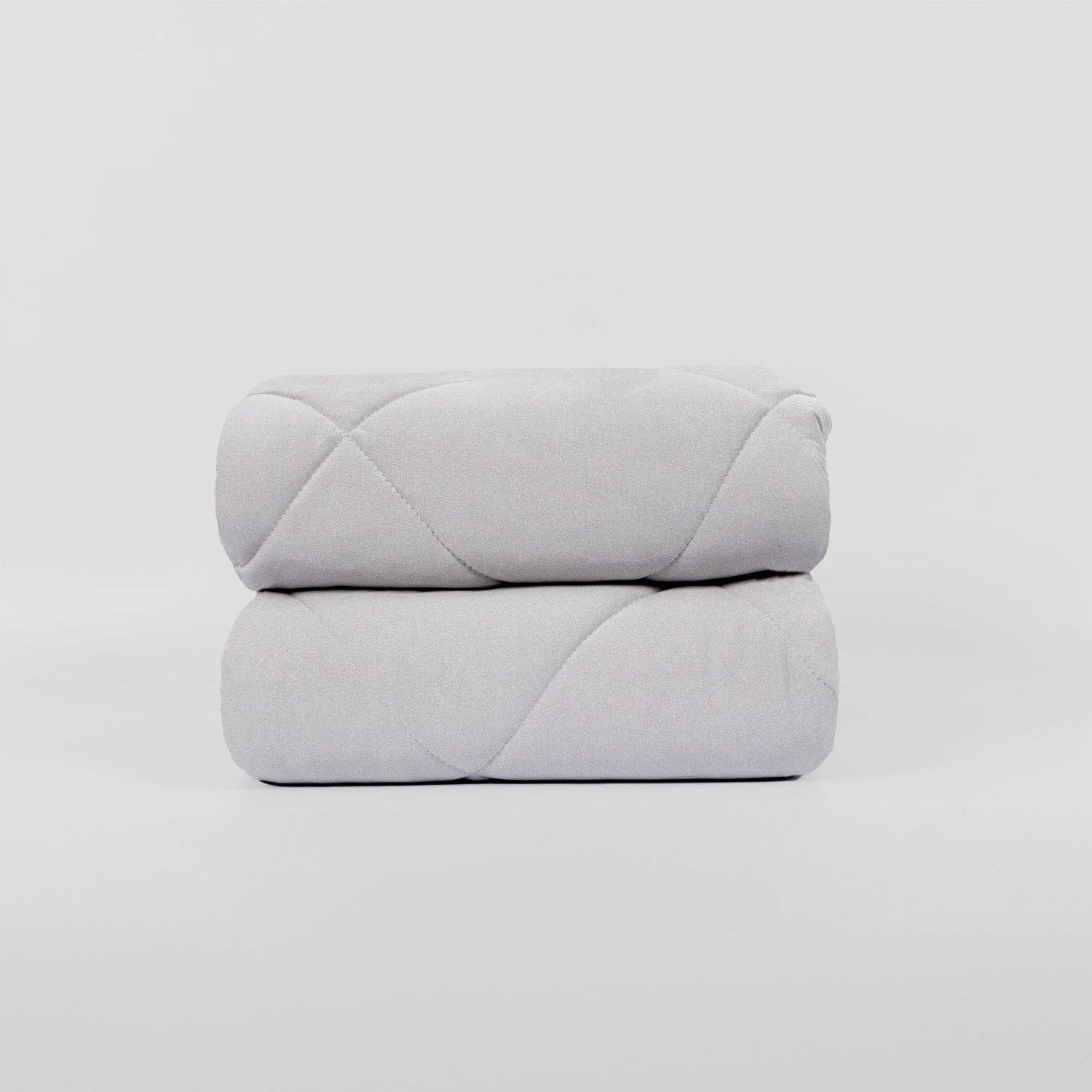 Eris Grey Jersey Quilt for wholesale on Faire