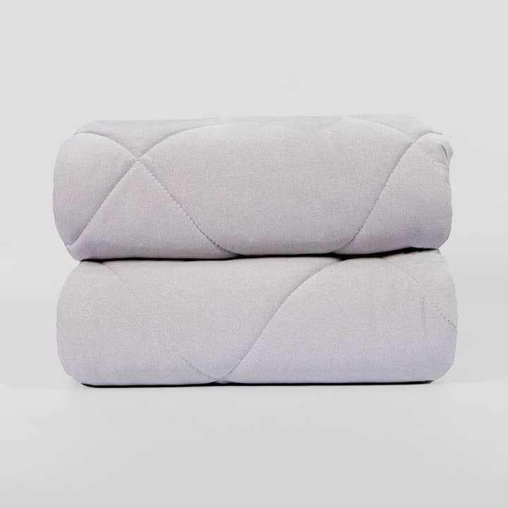 Eris Grey Jersey Quilt for wholesale on Faire0