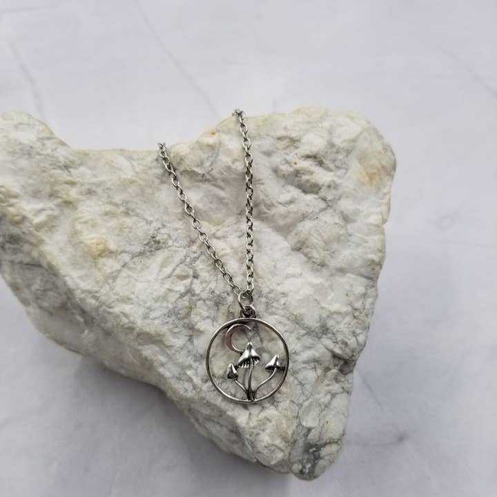 Månsvampshalsband för wholesale av The Pretty Jewellery