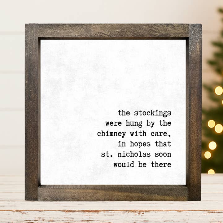 Le calze erano appese Insegna incorniciata SKU: 4008 per la vendita all'ingrosso da parte di Buckeye Craft Co.