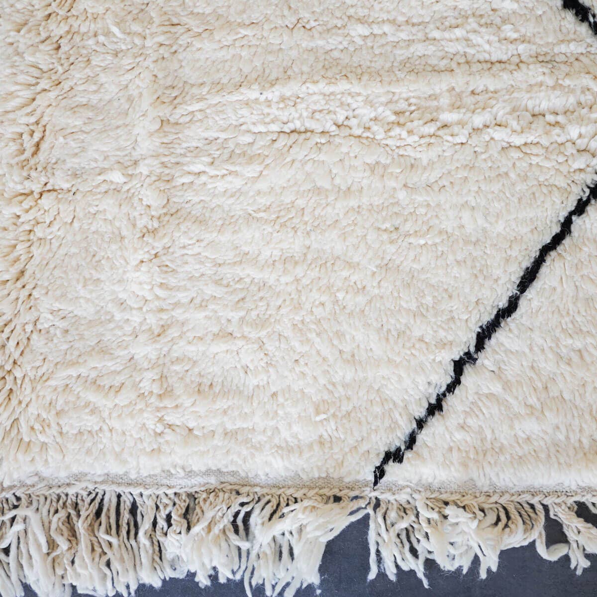 Moroccan Woven Treasures – wholesale Area rug – Black & White Moroccan Rug, Berber Shag Rug, Large Area Rug2