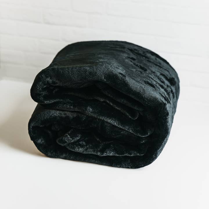 Giften Market - Wholesale Throw Blanket - Cozy Fleece Throw Blanket - Gifts for the Home - Host Gifts20