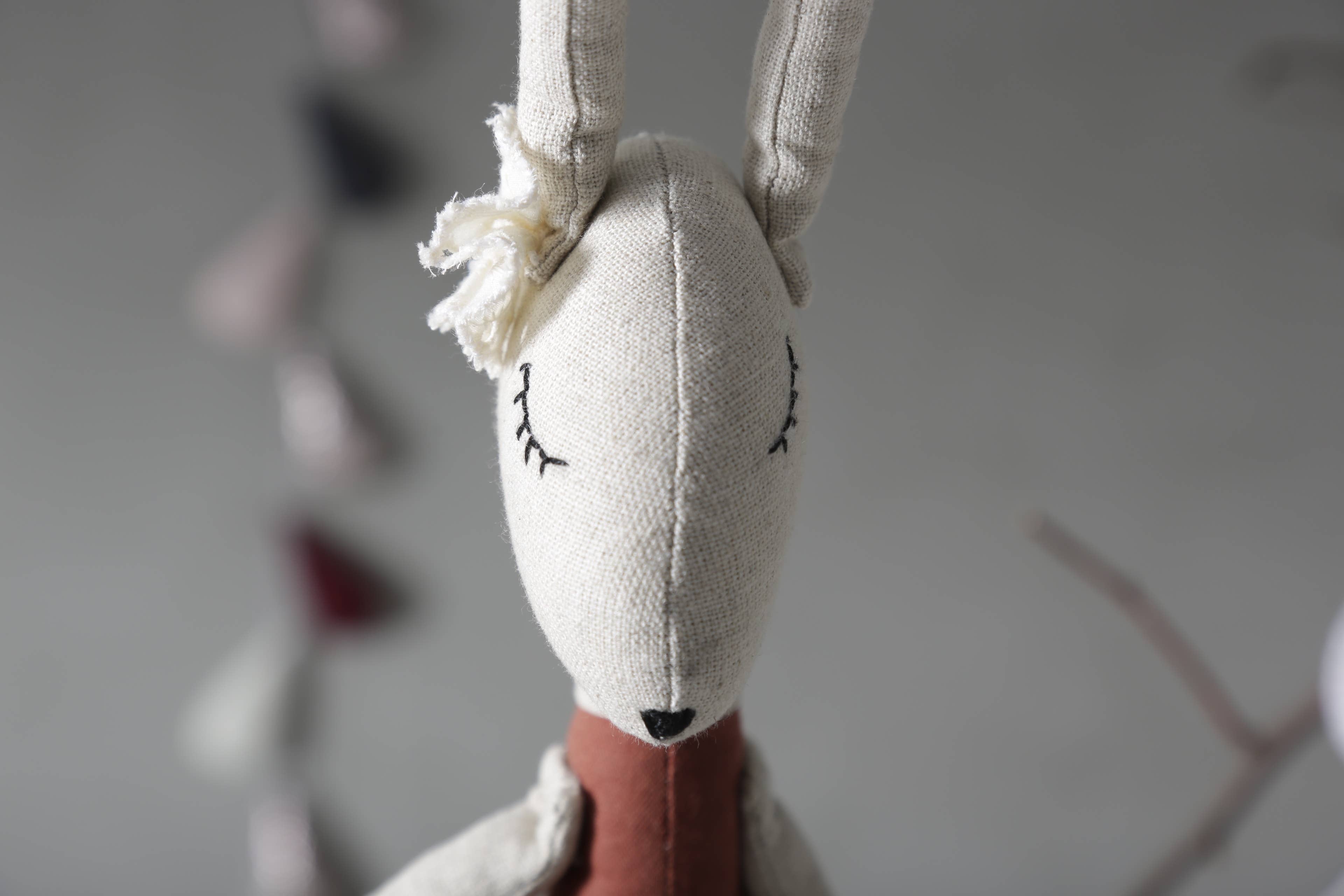 2 Stories - Venta al por mayor Peluche - Niños y bebés - Conejo de peluche y muñeca de tela hecha a mano2