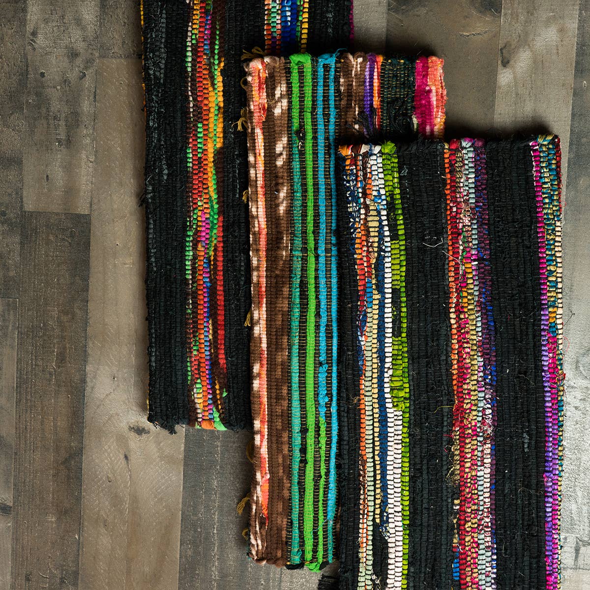 India Handicrafts Inc - Venta al por mayor Alfombra pequeña - Surtido de alfombras coloridas 36