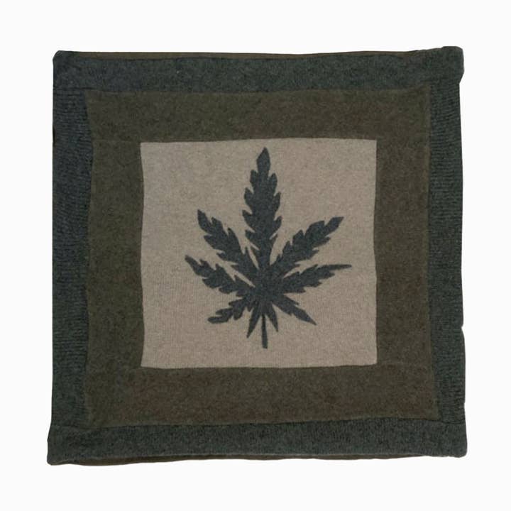 Hamp Applikationspude 18" for engroshandel hos Deborah Lindquist