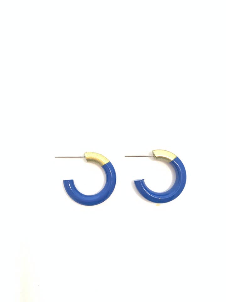 Sm LIZ bøjler i kongeblå for engroshandel hos Accessory Jane