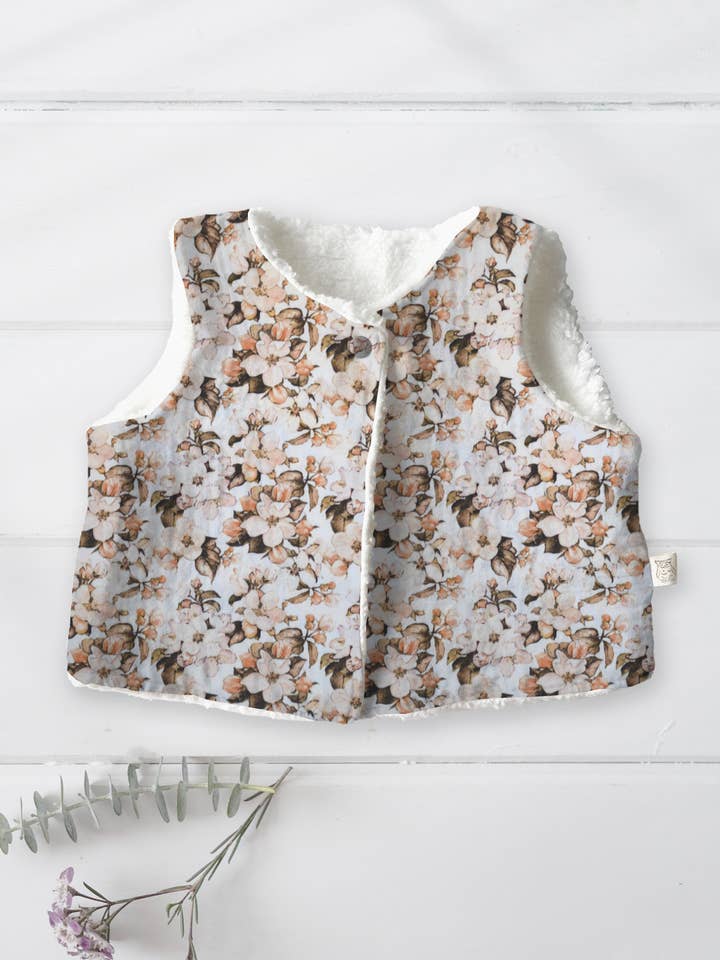 Sakura Flower Shepherd's Vest for wholesale by Un hibou dans le papier