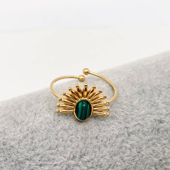 Mio Queena - Wholesale Single Stone/Solitaire Ring - Inlaid Stone 18K Gold Plated Stainless Steel Ring - FGS/CS