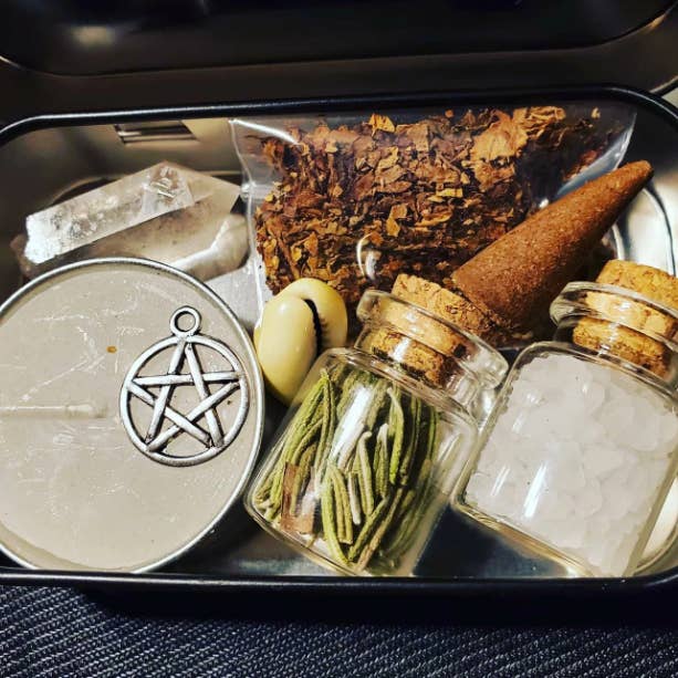 Spellerific - For All Your Witchy Needs! - Wholesale Meditation Supplies - TRAVEL ALTAR in hinged metal tin / Spell Kits / Manifest