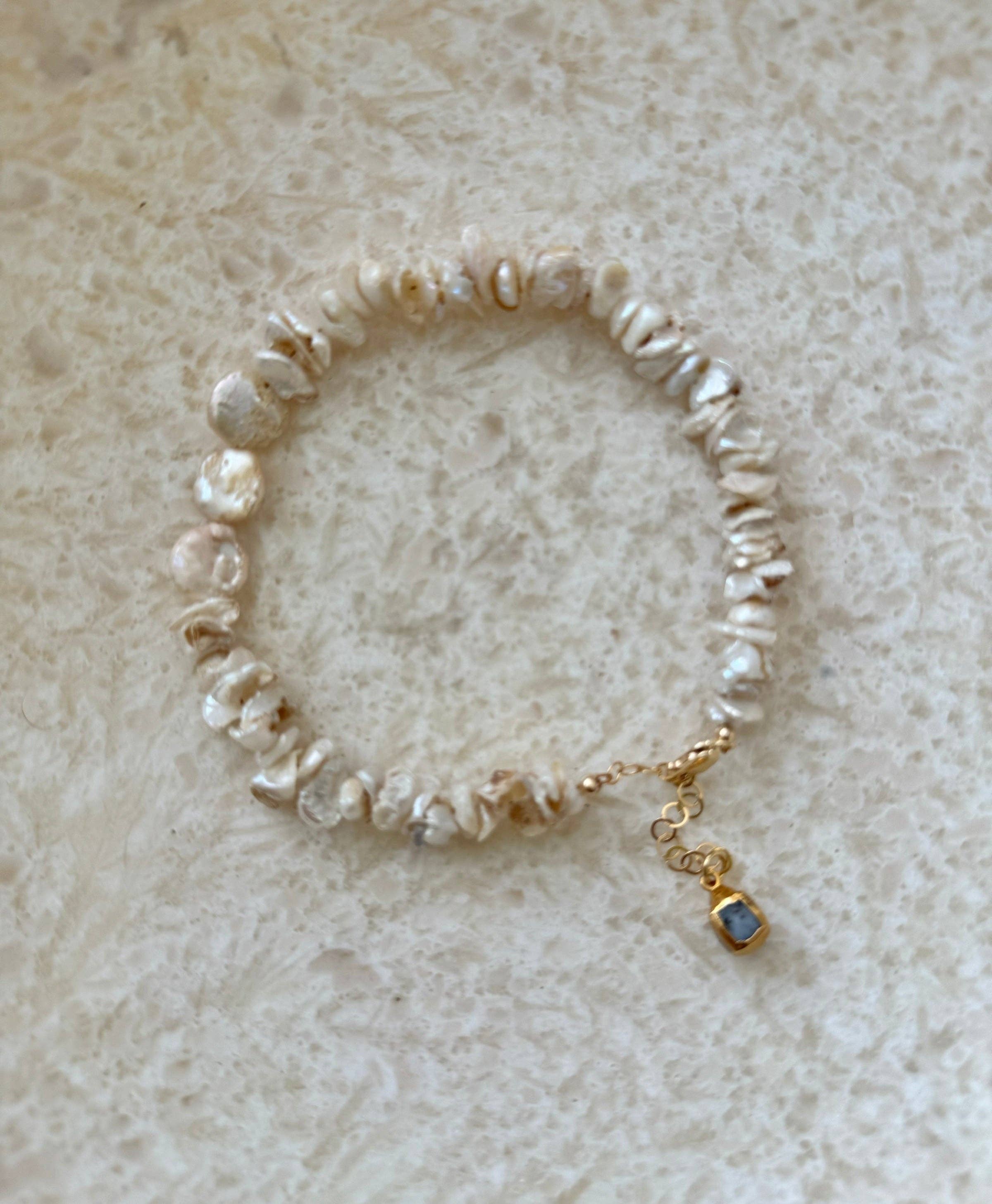 House of Olia - Wholesale Anklet - Frothe Pearl & Mother of Pearl Cube Charm Gold Filled Anklet