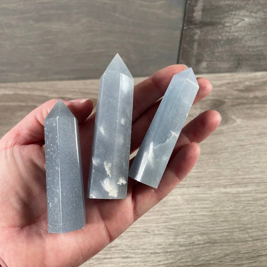 Keystone Crystals – wholesale Andlig sten/kristall – Gemstenskristall Obelisker 85–113 g | Grossist Kristalltorn Presentbutik31