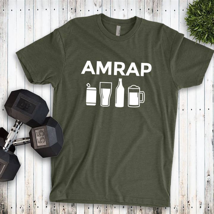 Stiles Tee Co. - Venta al por mayor Camiseta serigrafiada - Unisex - Camisa de cerveza divertida AMRAP para entrenamiento de crossfit | Camiseta de gimnasio
