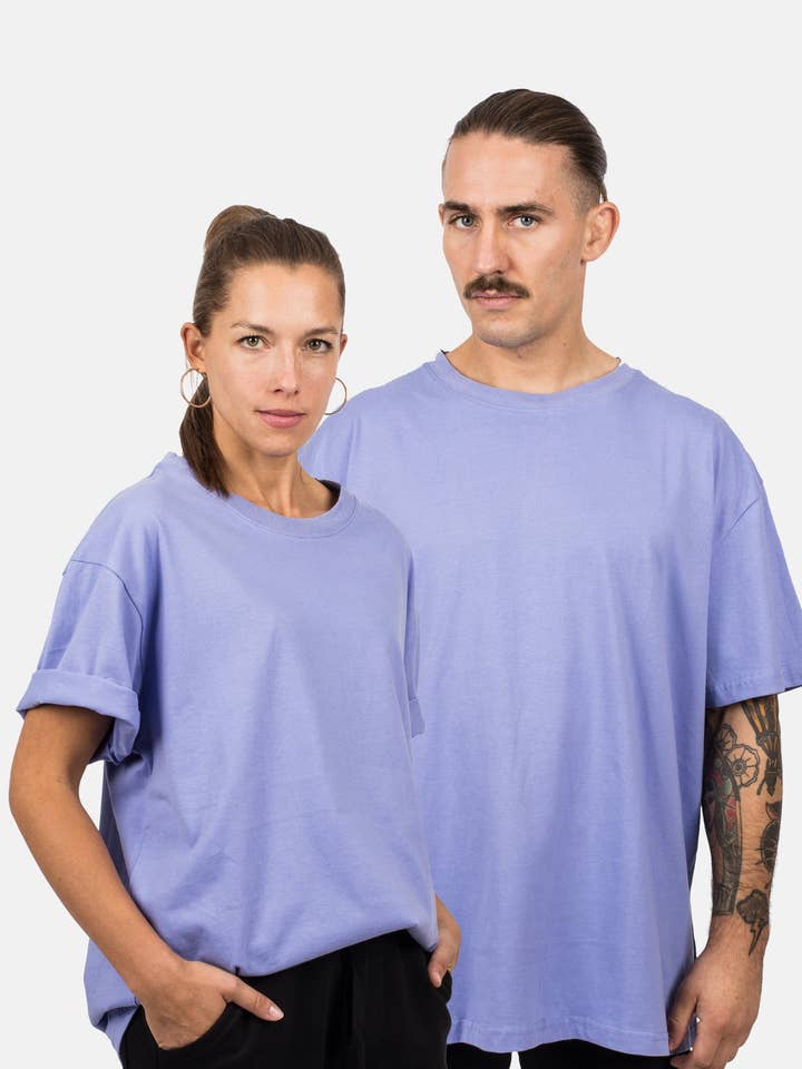T-shirt oversized - Lavanda por atacado de Blackskies