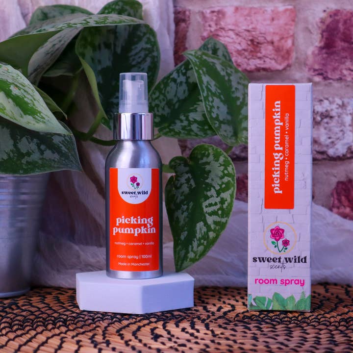 Room and Linen Spray Picking Pumpkin • Halloween for wholesale by Sweet Wild Scents