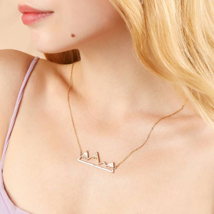 Summer Mountain halskæde (guld) for engroshandel hos Less is More