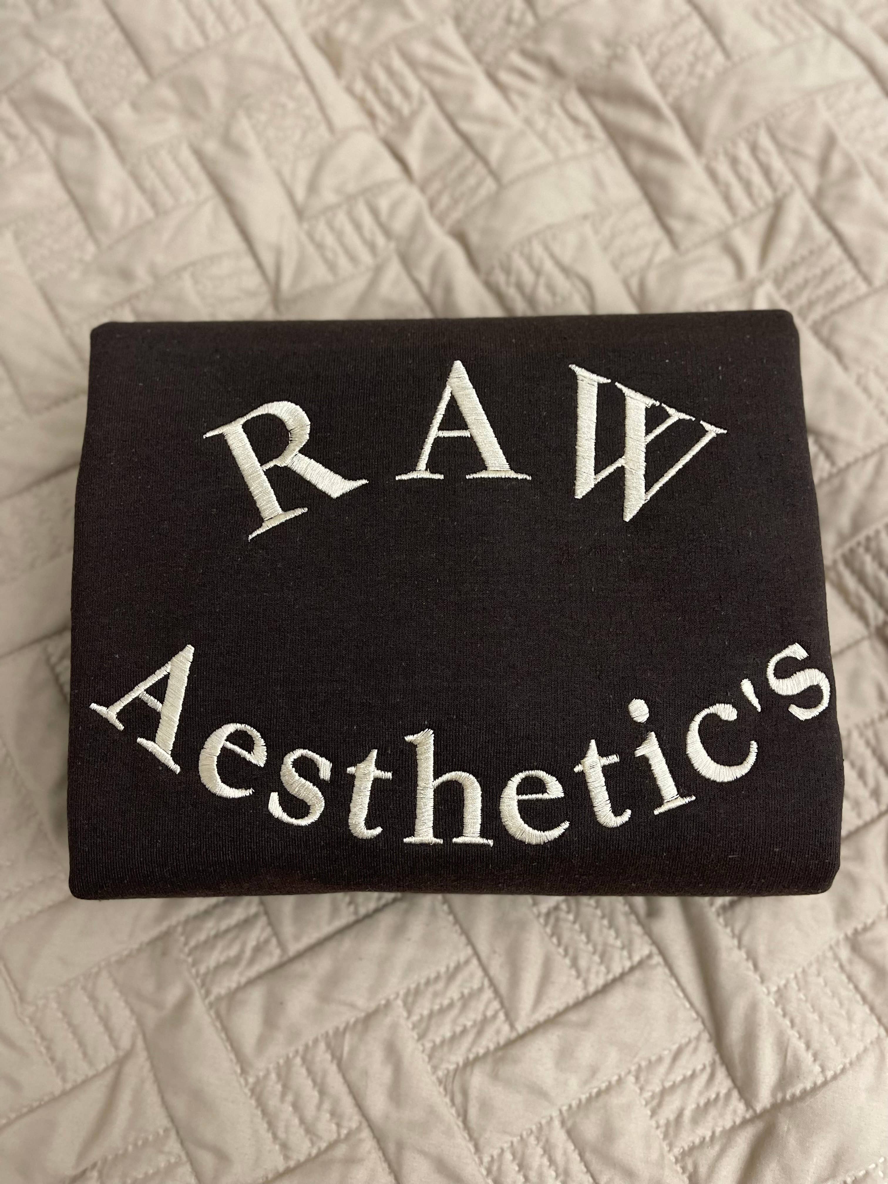 Buleana Boutique and Textiles LLC – wholesale Sweatshirt – Unisex – Custom Logo Embroidered Business Logo Sweatshirt6