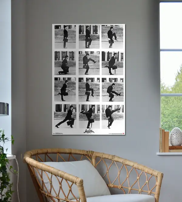 Close Up GmbH – Großhandel Poster – Monty Python Silly Walks Poster 86,5 x 55,5 cm1