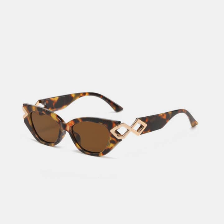 Beyond Apparel - Wholesale Sunglasses - Women's - Polycarbonate Frame Cat-Eye Sunglasses