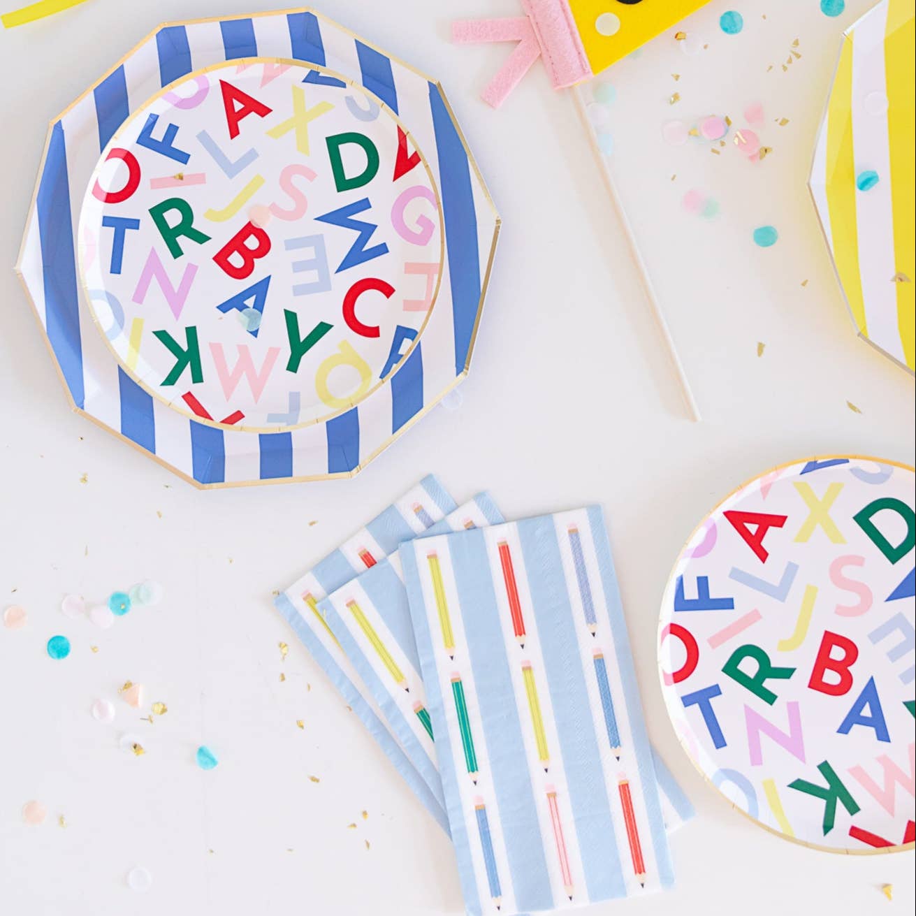 Bonjour Fête - Wholesale Disposable Napkin - PENCIL STRIPE GUEST TOWELS2