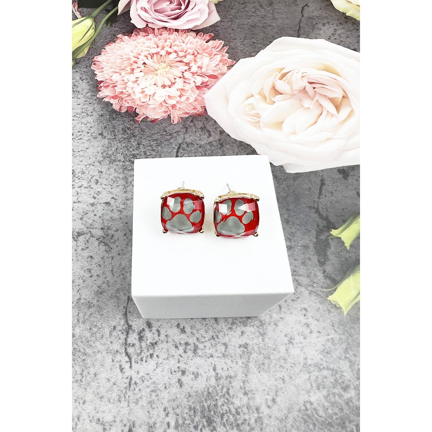 JHP Collection - Wholesale Stud/Post Earrings - DOG PAW PRINT CUSHION CUT EPOXY STUD EARRING39