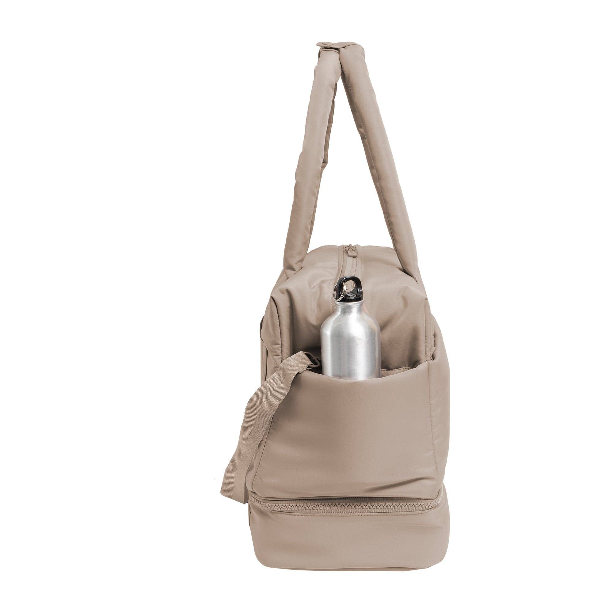 Magid - Wholesale Weekender Bag - Women's - Joan & David 18 Inch High Density Sport Nylon Drop Bottom Duffel Bag57